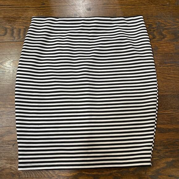 Forever 21 Black and White Stretchy Knit Pencil Skirt Plus Size 2X Back Zip - Picture 4 of 6